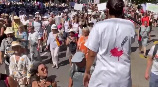 Врачи, спасатели и полиция!!!  Протесты адекватных, против подлостей  и медленной утилизации и загона в цифровой концлагерь.