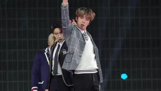 [VK][190106] MONSTA X (Wonho, Minhyuk, Kihyun) fancam - No Reason (Minhyuk focus) @ Golden Disc Awards 2019