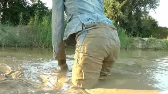 DENIM IN MUD