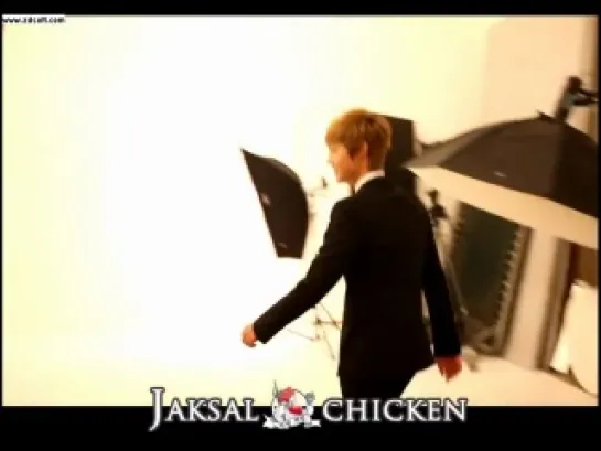 Kim Hyun Joong Making a photo shoot 2 shots Chicken