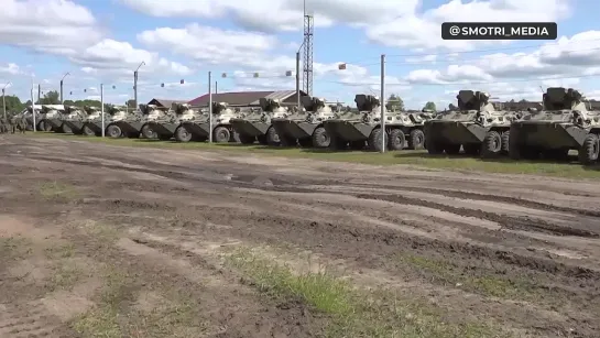 Кадры рабочей поездки Сергея Шойгу в войска ЗВО.