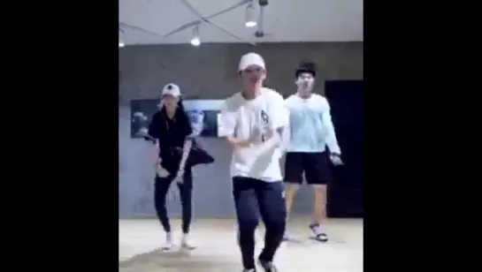 [171104] Lee Min Ho pre-debut dance practice