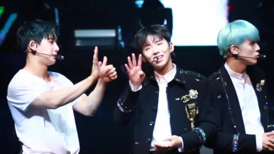 [FC|VK][19.07.2017] The 1st World Tour: 'Beautiful' in Dallas (Kihyun doing aegyo)