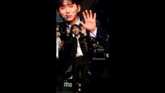 [FC|VK][19.07.2017] MONSTA X The 1st World Tour: 'Beautiful' in Dallas (Kihyun doing aegyo)