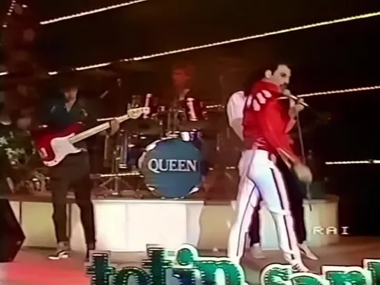 Queen - Radio Ga Ga - Sanremo 1984_02_03 [50fps] [Chief Mouse Restoration]