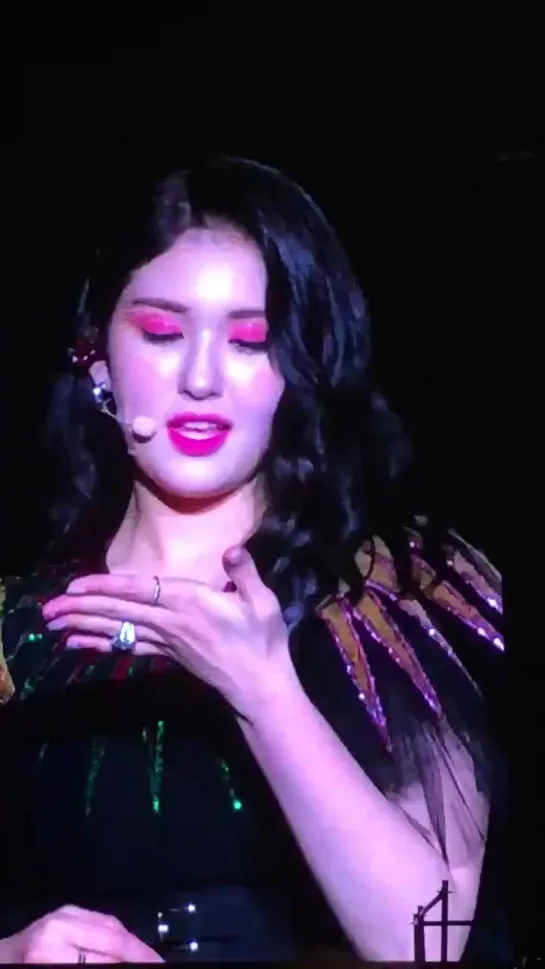 190921 Fancam Somi разговорный момент