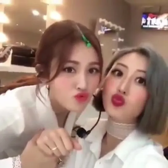 [IG] 190619 Video of #SOMI with one of her backup dancers!