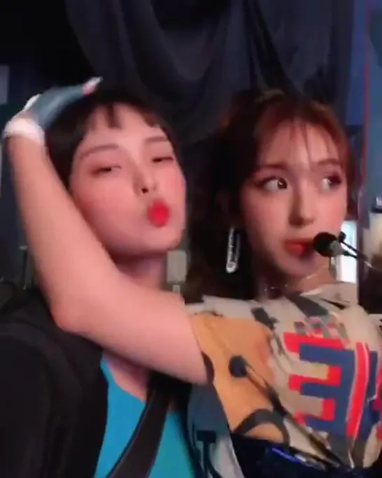 [IG] 190619 Video of #SOMI with one of her backup dancers!