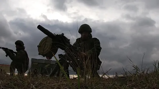 Мобилизованные военнослужащие продолжают боевую подготовку в Самарской области