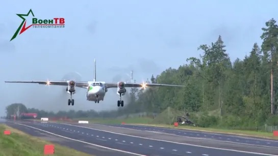 На трассу Минск-Могилев сели боевые самолеты (полная версия)