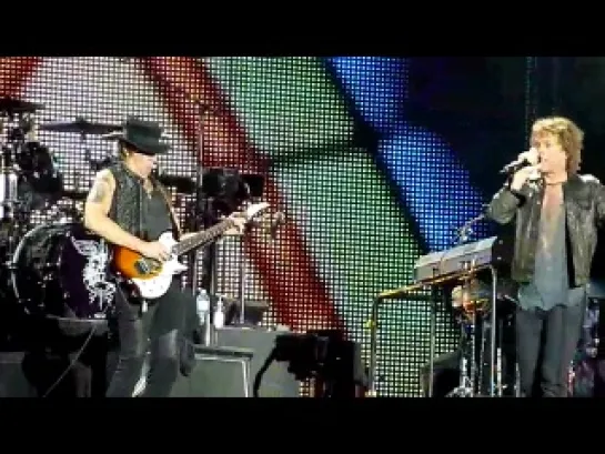 Bon Jovi - Lay Your Hands On Me (Live at Sydney Football Stadium,Sydney,Australia 18.12.2010 THE CIRCLE TOUR)