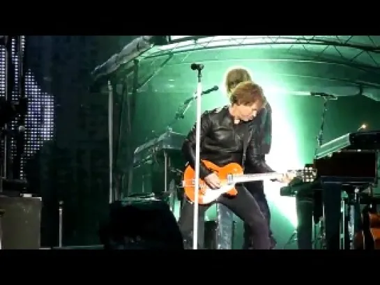 Bon Jovi - Thorn In My Side (Live at Sydney Football Stadium,Sydney,Australia 19.12.2010 THE CIRCLE TOUR)