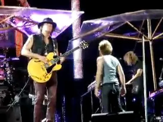 Bon Jovi - Dry County (Live at New Meadowlands Stadium, East Rutherford,NJ 29.05.2010 THE CIRCLE TOUR)