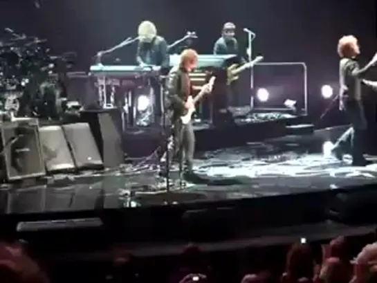 Bon Jovi - You Give Love A Bad Name (Live at Key Arena, Seattle,20.02.2010 THE CIRCLE TOUR)