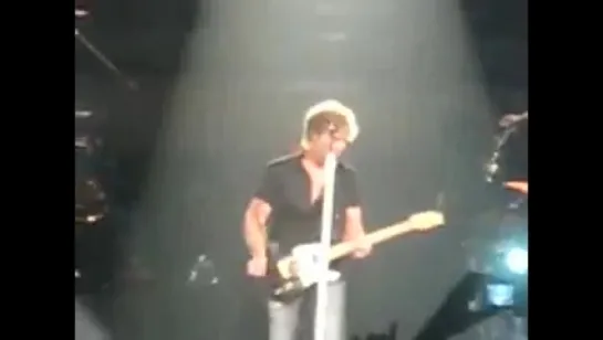 Bon Jovi - You Give Love A Bad Name (Live at Honolulu, Hawaii,12.02.2010 THE CIRCLE TOUR)