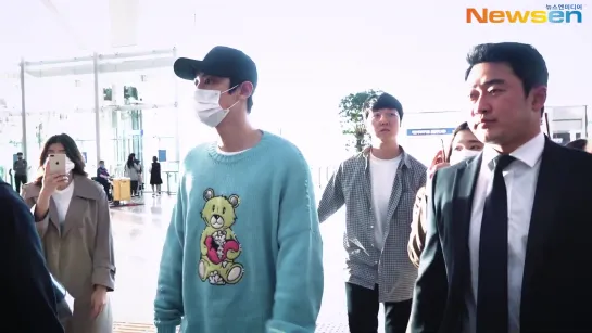 190407 EXO's Chanyeol @ Incheon Airport