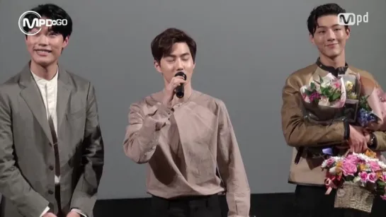 [NEWS] 160321 EXO's Suho - MPD Go: Glory Day Movie VIP Premiere