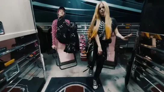 Avril Lavigne - Bois Lie (feat. Machine Gun Kelly)