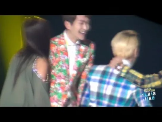 010213 Onew's chair dance (ending) @ KBS Music bank