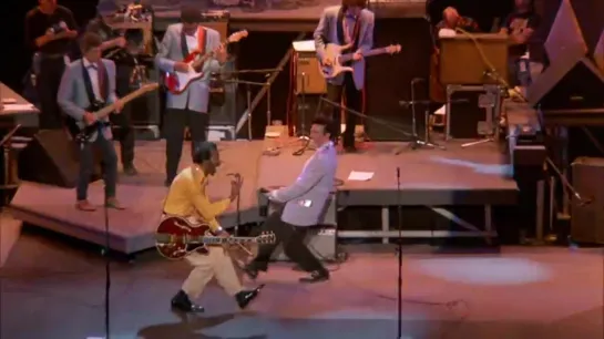 Chuck Berry & Julian Lennon - Johnny B Goode (live '1986)