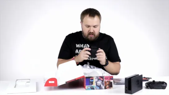 Распаковка Nintendo Switch и аксессуаров к ней