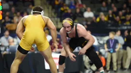 165lbs Alex Marinelli (Iowa) dec Josh Shields (Arizona State)