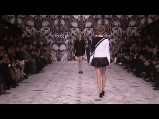 117.Viktor & Rolf - Fall Winter 2013-2014 Full Fashion Show - Exclusive