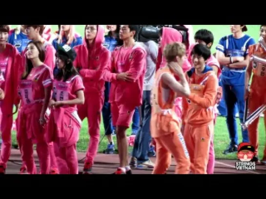 130903 Idol Sport Champion 2013 - Chuseok Special - Henry's high jump