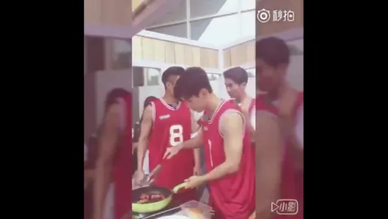 160807 Henry at 'Cool Kiz on the Block' Chinese ver. filming