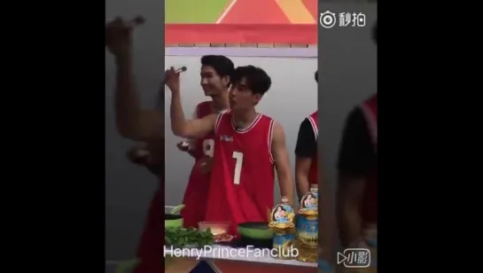 160807 Henry at 'Cool Kiz on the Block' Chinese ver. filming