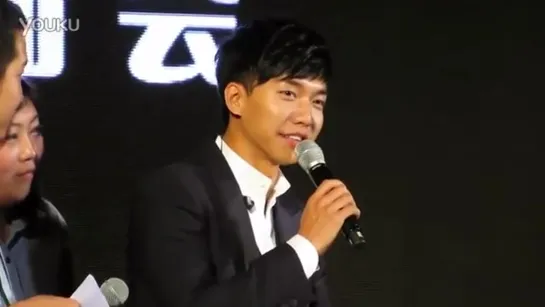 13.12.15 Lee Seung Gi Guangzhou FM Fancam 16 [P25O8oqUpUY]