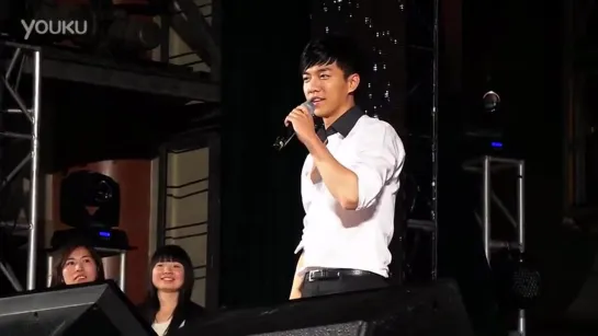 13.12.15 Lee Seung Gi Guangzhou FM Fancam 9 [fXkgzlcu_yg]