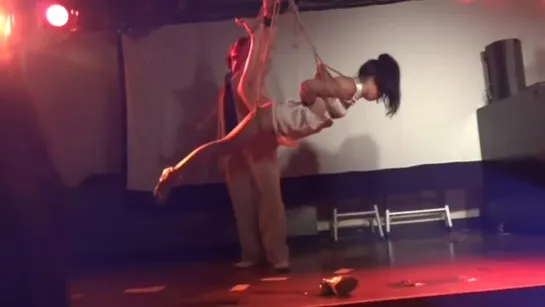 Shibari performance