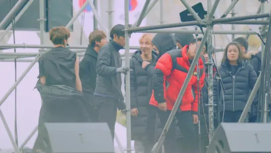 [FANCAM] 16/12/31 2016 MBC Gayo Daejejeon BTS Rehearsal (V and Jungkook)