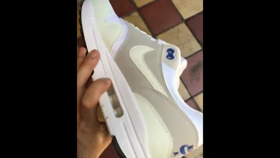 Новые Nike Air Max 1 меняющие цвет на солнце.