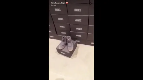 Ким Кардашьян показала в Snapchat следующие Yeezy Boost