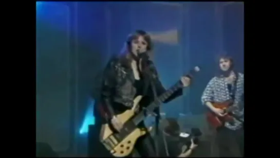 Suzi Quatro - Kiss Me Goodbye