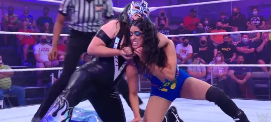 Amari Miller & Valentina Feroz vs Yulisa Leon & Katrina Cortez