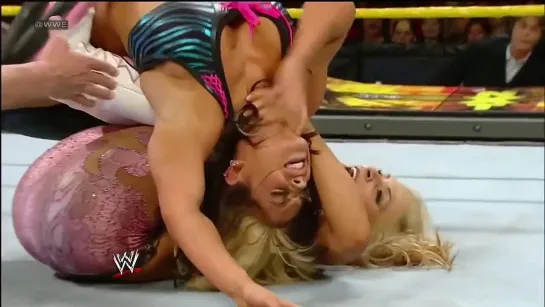 Kaitlyn vs Natalya