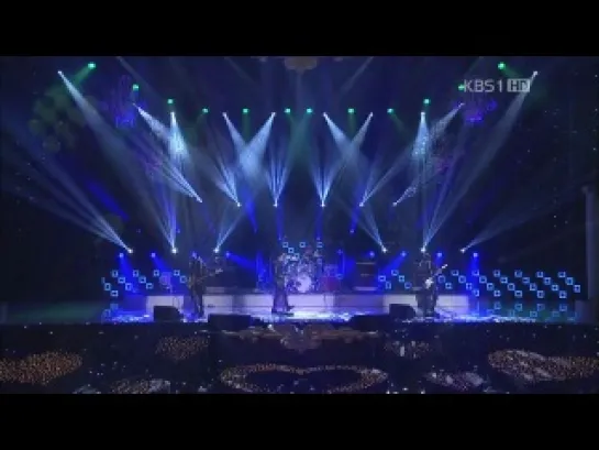 120422 CNBLUE - Hey You + Intuition @ Открытый концерт KBS