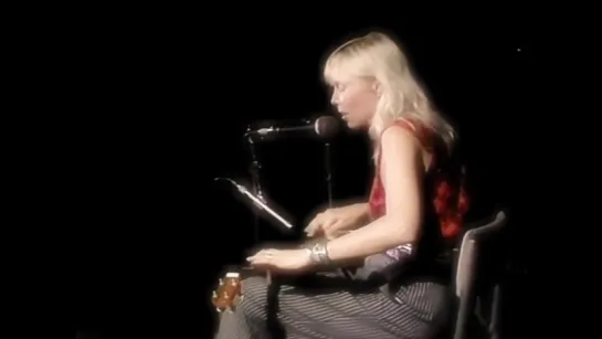 Joni Mitchell - Carey (Live, 1983)