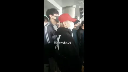 180408 EXO Chanyeol @ Incheon Airport