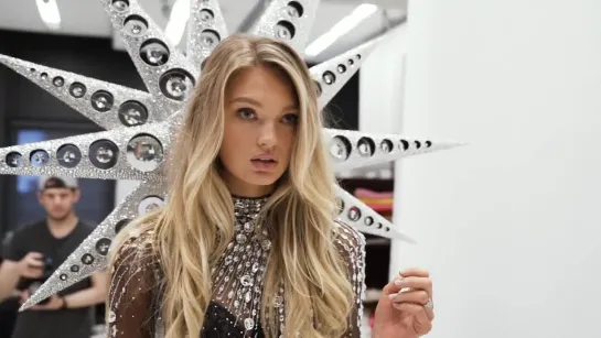 2018 Swarovski Look presented by Romee Strijd for the Victorias Secret Fashion