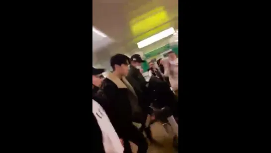 170324 EXO CHANYEOL @ Sheremetyevo Airport (2)