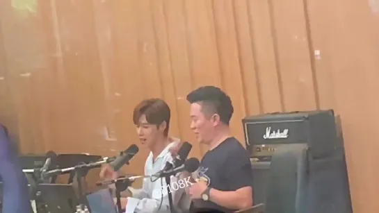 13.06.2019 - Юнхо во время радио-шоу SBS Power FM 107.7 Cultwo show