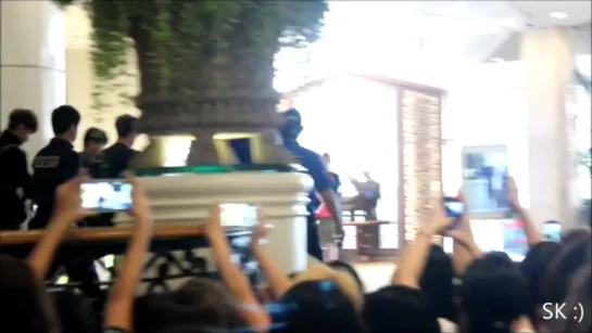 Fancam_Hotel_121124_YunHo  ChangMin at Dusit Thani Hotel SMT BKK