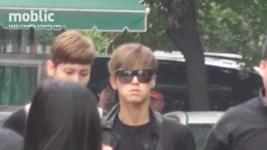 Fancam_Stalk_121005 뮤직뱅크 동방신기 출근길