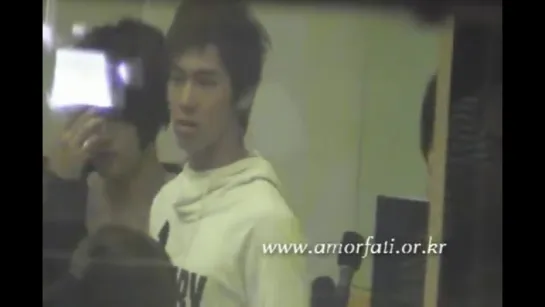 Fancam_Making_080929 Kiss the Radio with suju.Ending yoonho;