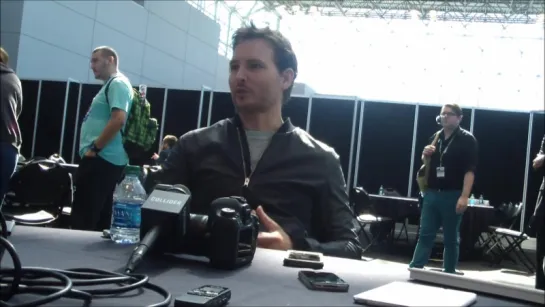 Peter Facinelli NYCC 2015 Supergirl