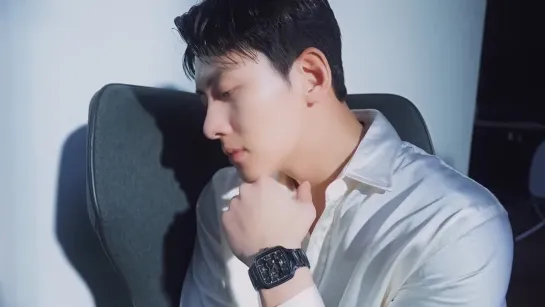 Чжи Чан Ук × Rado видео:Esquire Korea [2023]